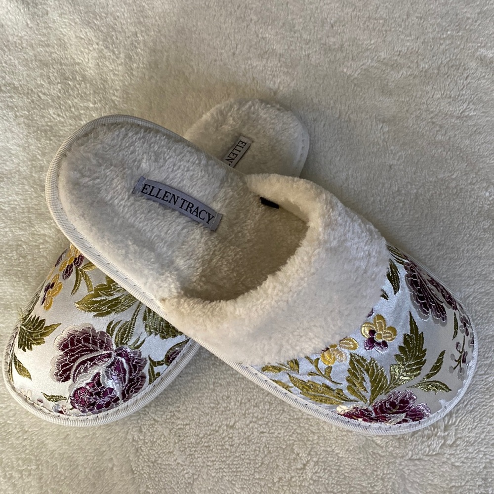 ELLEN TRANCY Slippers Size 9